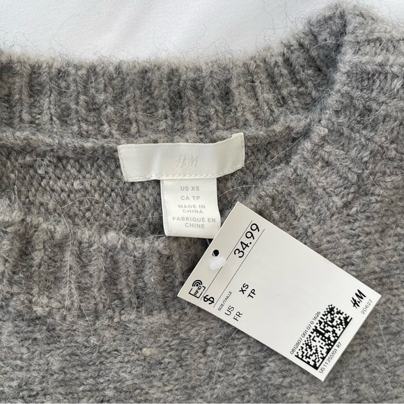 NWT H & M oversized grey bat wing sweater size XS - Picture 5 of 8